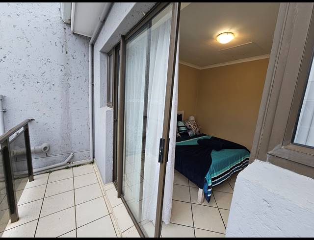 2 BEDROOM APARTMENT FOR SALE IN HARTENBOS CENTRAL